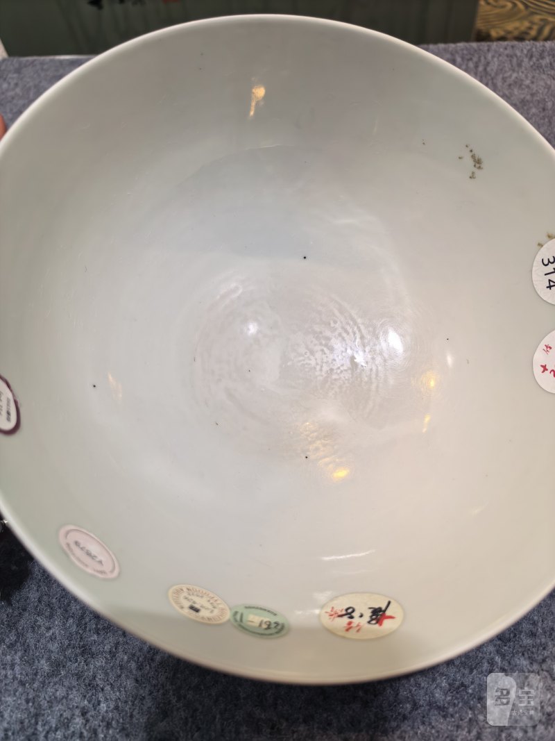 清嘉庆 珊瑚红地十六子大碗 - 图2
